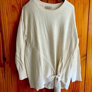 Cream LOFT sweater w accent toe at waist